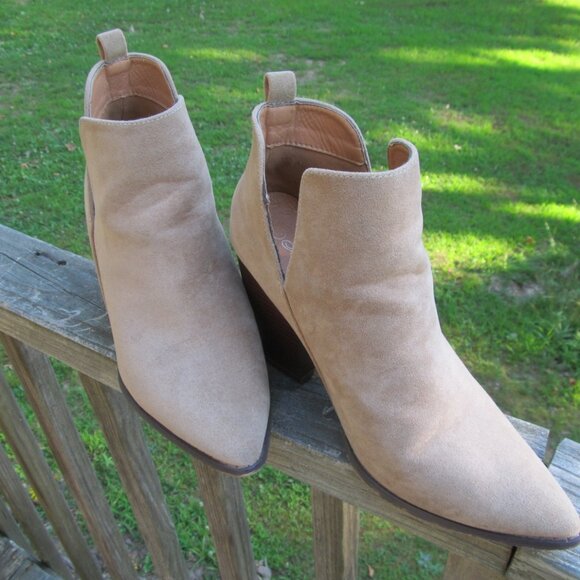 Faux Suede Tan/Cream Ankle Boots/Half Boots Women's Size 10 - Picture 11 of 16